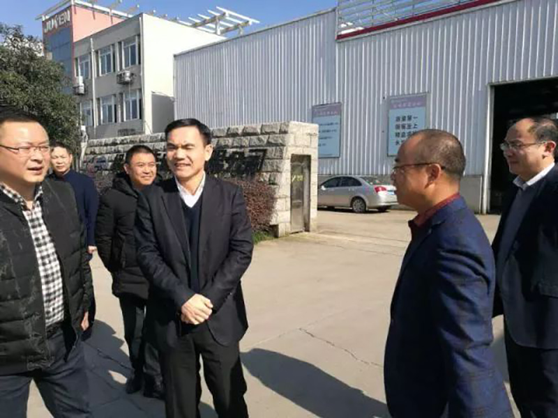 Il vento dell'est ritorna con la primavera, mandando fiori sui miei rami --- Note di inizio anno 2018